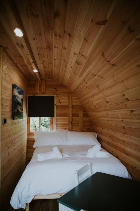 Ash Winter Retreat- Hot Tub & Log Bruner Barmouth Dış mekan fotoğraf
